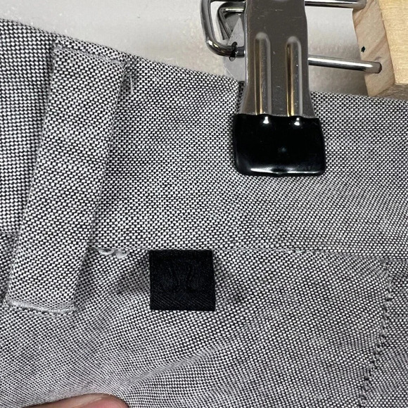 Lululemon Commission Short Mens Size 33 Relaxed Qwick Oxford 11" Gray Flat Front - Picture 3 of 9